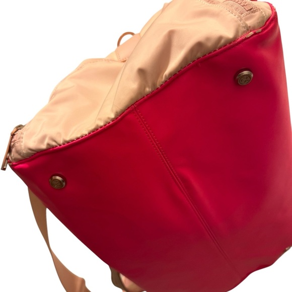 Lululemon Yoga On The Run Duffel. - Picture 13 of 16